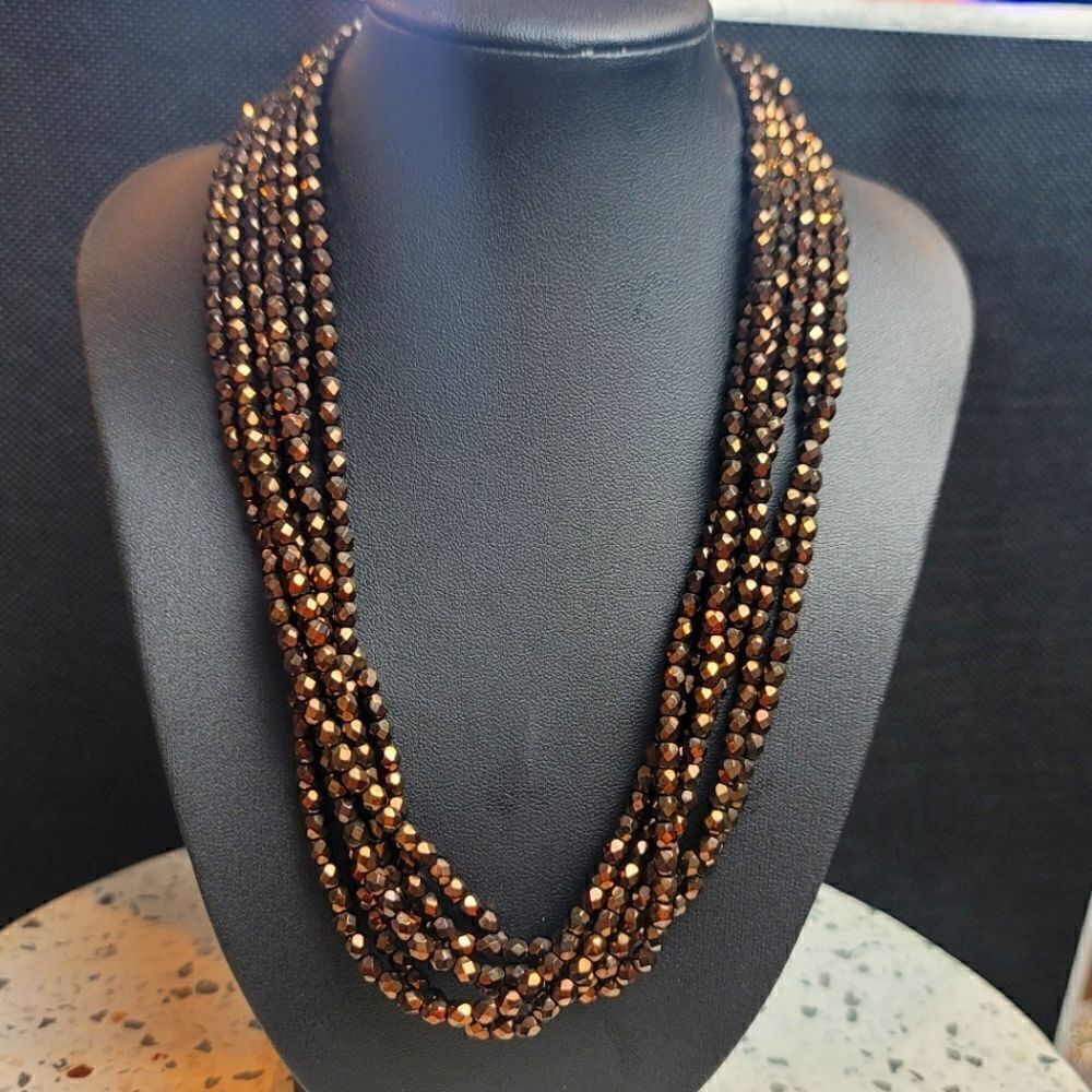 Beaded Necklace With Bow Clousure